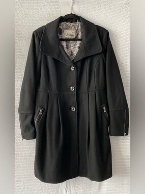 Guess Black Single-Breasted Wool Trench Coat with Zip Pockets